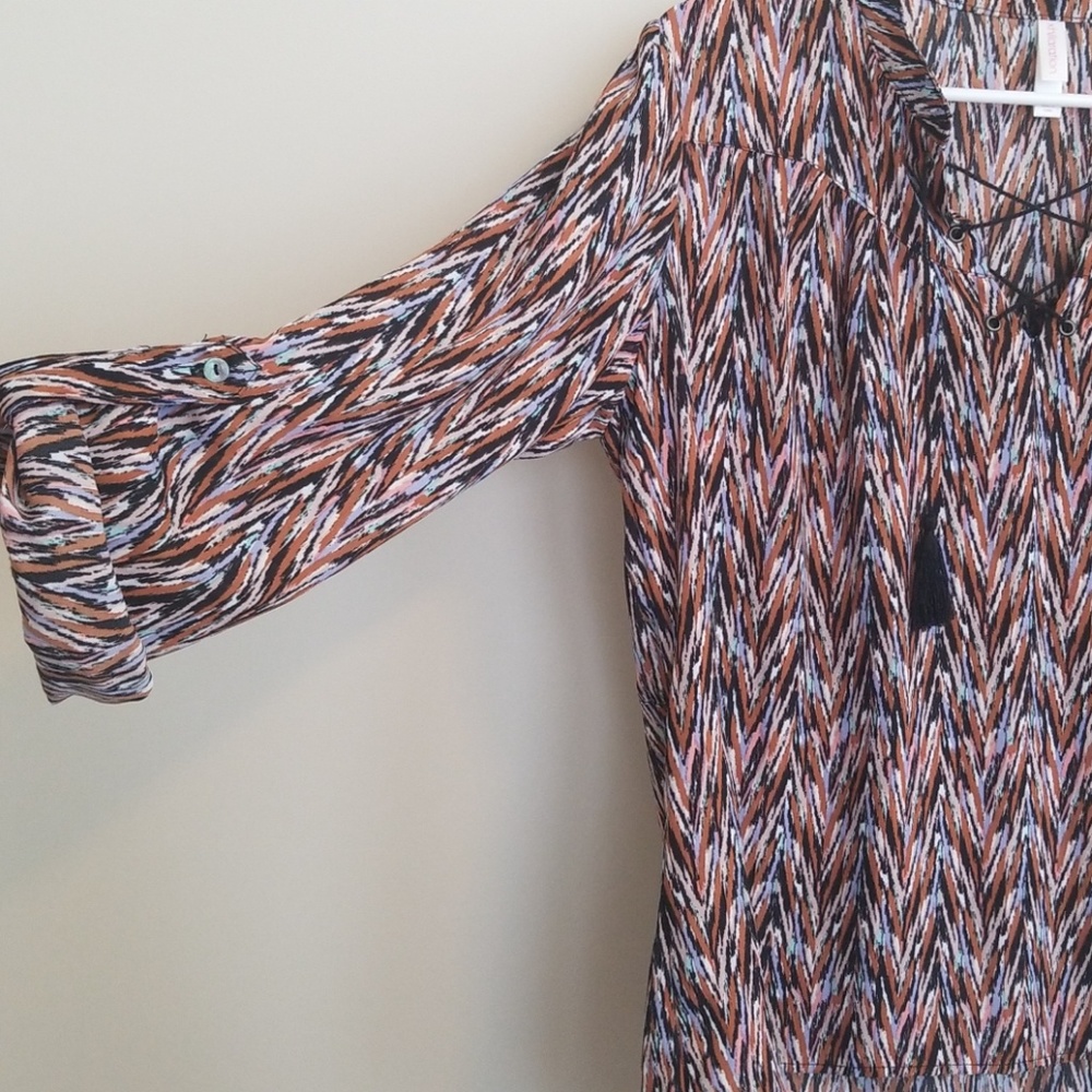 Patterned Laced Top - Picture 4 of 5